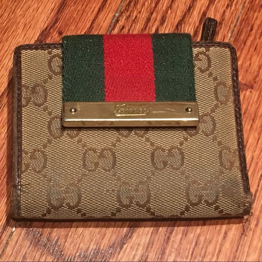 Gucci wallet. Gorgeous!! Slightly used.